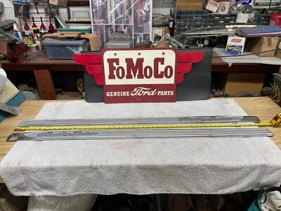 1964 Ford Country Sedan acabamento do para-lama dianteiro (R & L) 1963? - Imagem 1 de 4