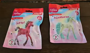 Schleich Bayala (Serie 5) 2 Einhorn Figuren: Aquamarin und Granat BRANDNEU - Bild 1 von 5