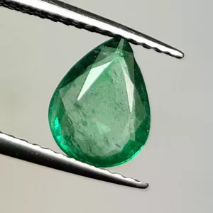 0,89 CT - Smeraldo naturale dello Zambia buona lucentezza gemma verde a forma di pera - 6733 - Foto 1 di 2