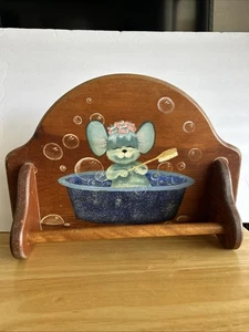Toallero de madera vintage soporte de pared - ratón pintado a mano baño - Imagen 1 de 3