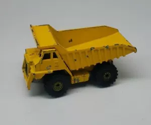 Hot Wheels Caterpillar 777 Yellow Dump Truck Made In Malaysia - Picture 1 of 7