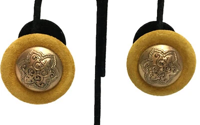 Кнопка стиль заявление серьги зажим на золотой тон центр матовый замшевый ободок винтажный - Изображение 1 из 4