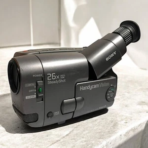 Sony Handycam CCD-TRV22 8mm Video8 Camcorder Video Transfer w/ Battery TESTED - Picture 1 of 15