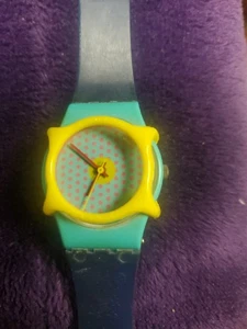 Swatch DOTTED SWISS 1986 [con protector] funciona con batería nueva.  - Imagen 1 de 4