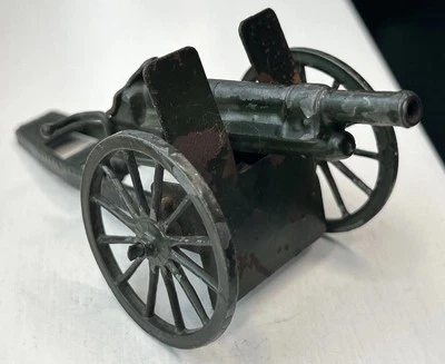 Britains Royal Artillery Gun Ordnance QF 12 Pounder 1201 Fumed Dark Green Finish - Image 1 of 4