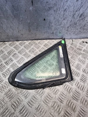 VW SHARAN QUARTER WINDOW GLASS 43R-001564 FRONT RIGHT 2.0 SEMI-AUTO DSL MPV 2015 - Image 1 of 4