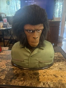 Planet of the Apes Ultimate DVD Collection Limited Edition with Caesar Bust NEW - Imagen 1 de 24