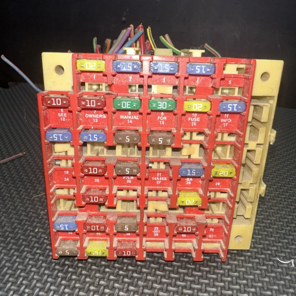 Ford E150 2003 furgoneta bajo tablero caja de conexiones de fusibles 4,2 L gas OEM Foto 1 de 4