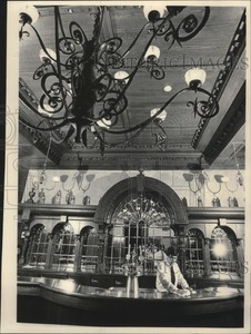 1983 Press Photo The renovated Miller Inn and accidentally revealed ceiling