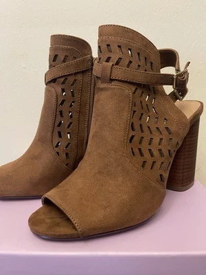 NEW Madden Girl Addy Block Heel 7.5 - Peep Toe Sandal Boho Hippie - Brown Suede - Image 1 of 4