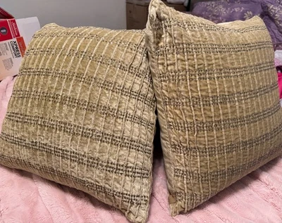 Cloud 9 Design Beige Sequin Throw Pillow Set - 18"x18" Decorative Pillows  - Image 1 of 2