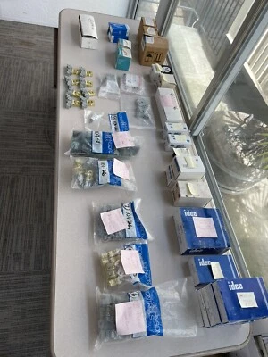 ¡¡Gran lote!! Componentes de conector de baja tensión Foto 1 de 4