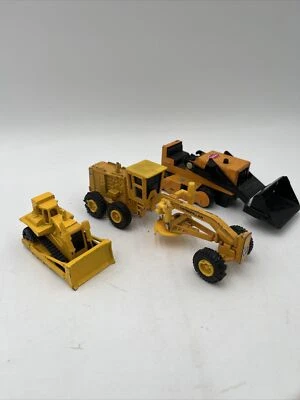 Ertl Cat Road Scraper , Tonka Bulldozer, Hot Wheels Bulldozer Lot Of 3 Repair - Image 1 of 4