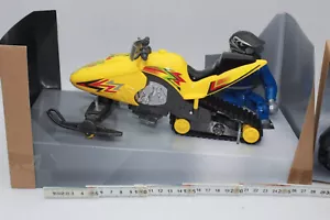 SALE 12 x Snowmobil gelb + rot RC 1:18 + 2,4 GHz Schneemobil JC 1807 NEU - Bild 1 von 5