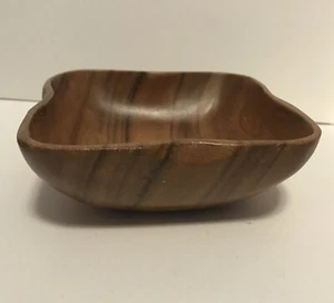 Tazón decorativo cuadrado de 5"" de colección vaina de mono moderna con borde festoneado de madera de mediados de siglo - Imagen 1 de 12
