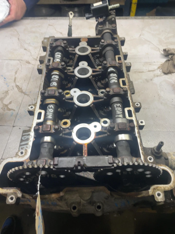 05-06 COBALTO 04-06 MALIBU 02-07 SATURN VUE 00-04 SATURN L Cabeça de Cilindro 2.2L Fabricante de Equipamento Original - Imagem 1 de 4