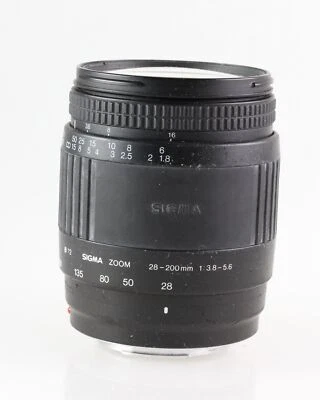 Sigma Zoom 28-200mm 3.8-5.6 - Minolta AF / Sony A - Image 1 of 4