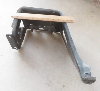 Lincoln Continental Mark IV 1972 parachoques interior izquierdo soporte brazo 72 Foto 1 de 4