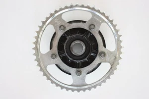 2001 YAMAHA YZF R6 HINTERE KETTENRADTRÄGER-NABENHALTERUNG UND KETTENRAD - Bild 1 von 7