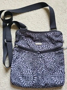 Baggallini Cross Over Midnight Blossom Umhängetasche Handtasche Schwarz Grau Rfid - Bild 1 von 7