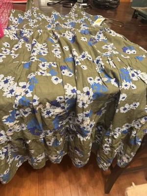 Прелестно платье с восхитительным цветочным узором в зеленый и синий. - Изображение 1 из 4