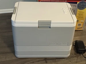 KOOLMATE 40 BY IGLOO 12V COOLER & WARMER 40 QUART MINT CONDITION! - Picture 1 of 11