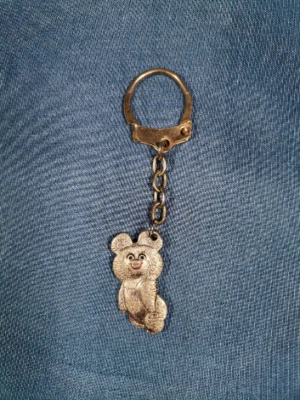 Vintage Souvenir Keychain Olympic Game Bear Olympiad Collectible Badge Breloque - Image 1 of 4