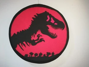 LOGOTIPO DEL MUNDO JURASICO PIÑATA, FIESTA DE CUMPLEAÑOS DEL PARQUE JURASICO, CUMPLEAÑOS DE DINOSAURIOS - Imagen 1 de 4