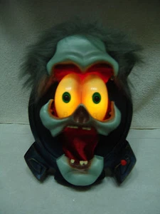 ANIMATED HALLOWEEN DOOR / WALL HEAD TALKS/LIGHTS/MOUTH MOVES PROP - Picture 1 of 5