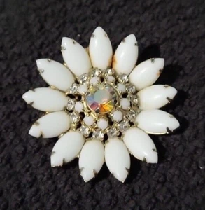 Vintage Unsigned White Milk Glass Rhinestone Flower Pin Brooch - Picture 1 of 3