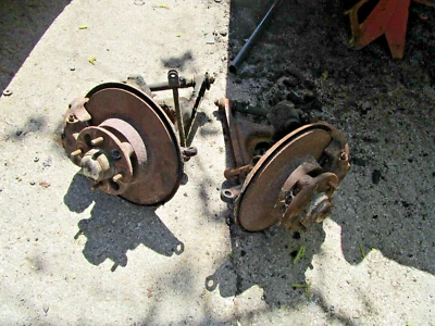 Coches de rueda de acero originales con conversión de freno de disco de freno delantero MG MGA Foto 1 de 4