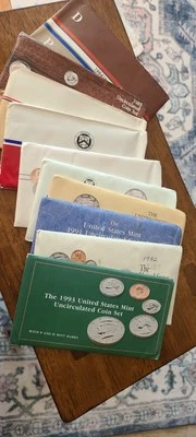 Lot Of 10 1984-1993 Uncirculated Coin Sets U.S Mint Orig Government Packaging - Image 1 of 4