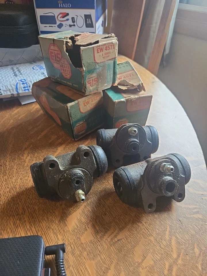 3. Hielo.   Frenos WC4571 Cilindro de rueda de freno de tambor Ford 48 a 53 trasero F3 Foto 1 de 1