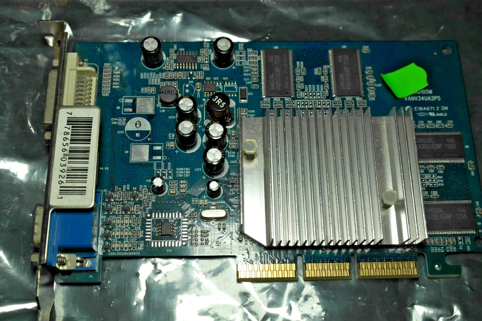 nVidia GeForce FX5200 256 MB VGA / TV-Out / DVI universal AGP Graphics Card XFX - Image 1 of 4