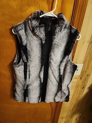 Faux Fur Quilted Vest Sz M Reversible Zip KC Collections Fashion  - Image 1 of 4
