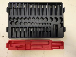 Bandejas de embalaje métricas Milwaukee para juego de trinquete y enchufes de 1/4 pulgada y 3/8 - Imagen 1 de 3