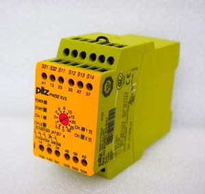 PILZ 774540 PNOZ XV3 30/24VDC 3n/o 2n/o t SAFETY RELAY 24VDC - Picture 1 of 4