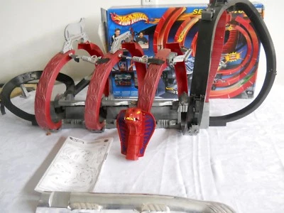Hot Wheels Play Set Serpent Cyclone - Image 1 of 3
