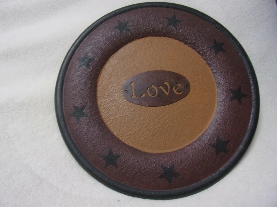 Direct International Primitive Country Large "Love" & Stars Plate - Image 1 of 1