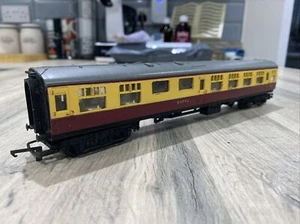 TRIANG RAILWAYS MAINLINE BUFFETWAGEN SPUR OO CREME WEINROT 1825 Box1 - Bild 1 von 7