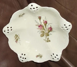 Vintage Rosenthal Group Classic Rose BON BON DISH, pierced porcelain, EUC - Picture 1 of 6