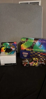Coche cromalusion Jeff Gordon escala 1:24 con casco #24 DuPont Foto 1 de 3