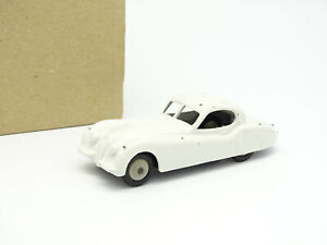 Dinky Toys Inglaterra R 1/43 - Jaguar Xk Coupé Blanco