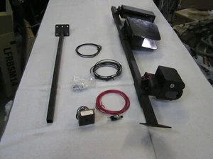 Tufloc 604CS Universal Mount, Gun Rack, locking - Picture 1 of 10