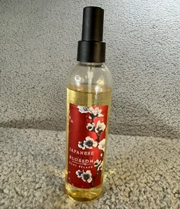 Bath & Body Works Japanese Cherry Blossom Body Splash 8 Fl Oz Perfume Spray 90% - Picture 1 of 4