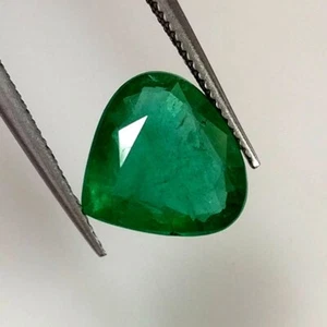 Esmeralda Natural 2.79ct Hermosa Forma de Corazón Verde Rico Buen Brillo Colección - Imagen 1 de 6