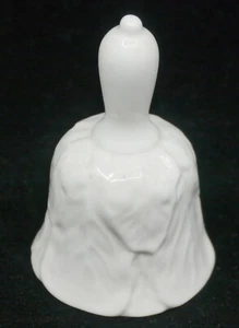 VINTAGE COALPORT ENGLISH BONE CHINA BELL, COUNTRY WARE PATTERN, LEAF DESIGN - Picture 1 of 4