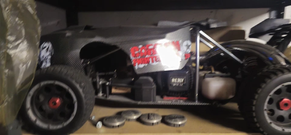 Benzin Monster Truck, Ferngesteuert, RC Auto - Bild 1 von 1