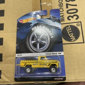 Hot Wheels Real Riders #17 Texas Drive'Em Truck Yellow 2014 MOC - Picture 1 of 4