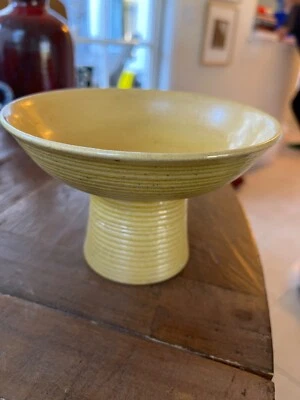 Редкая китайская антикварная фарфоровая желтая чаша на стержне 19 века - проштампованная - Изображение 1 из 4